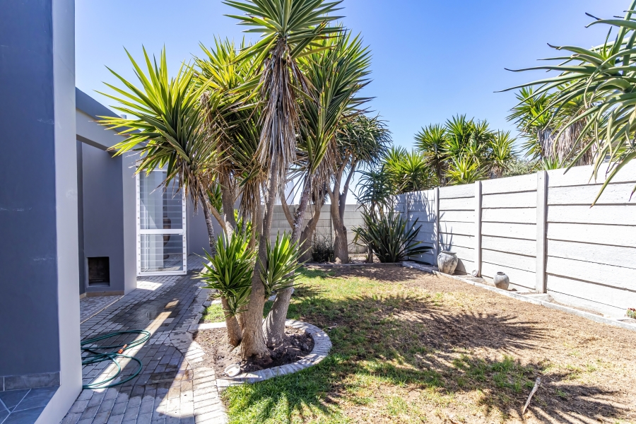 4 Bedroom Property for Sale in Yzerfontein Western Cape